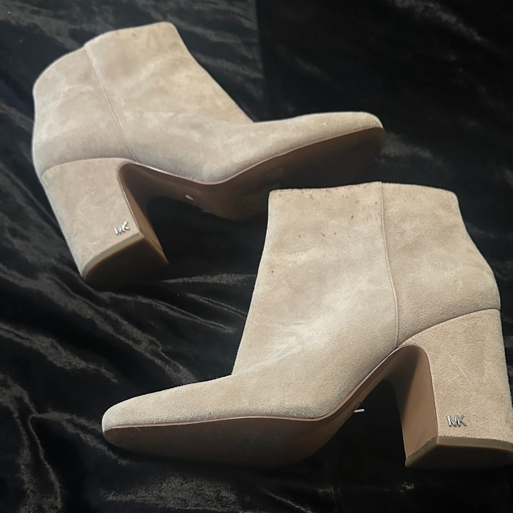 Michael Kors Women's Beige Ankle Booties